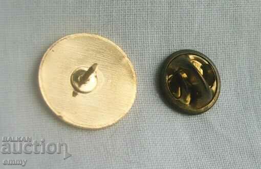 Badge Football Federation of Luxembourg with price 4.00 BGN | € 2.05 Badge Football Federation of Luxembourg with price 4.00 BGN | € 2.05