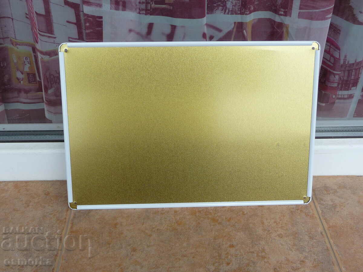 Licitație Mașină din tablă metalică Audi Quattro zăpadă Faruri Audi Quattro