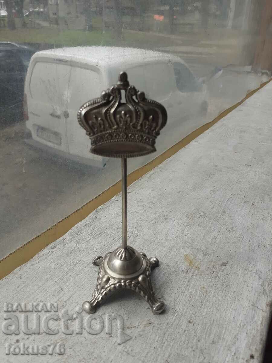 Στέκι κορώνας με κορώνες με τιμή 90.00 BGN | € 46.02 Στέκι κορώνας με κορώνες με τιμή 90.00 BGN | € 46.02