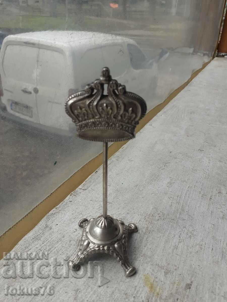 Crown stand with crowns