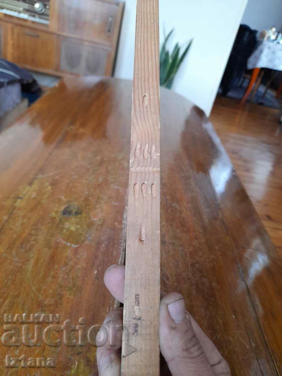 Delivery of Old wooden comb Delivery of Old wooden comb