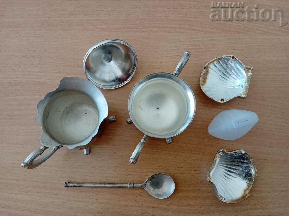 Delivery of retro vintage silver plated salt shaker saucers Delivery of retro vintage silver plated salt shaker saucers