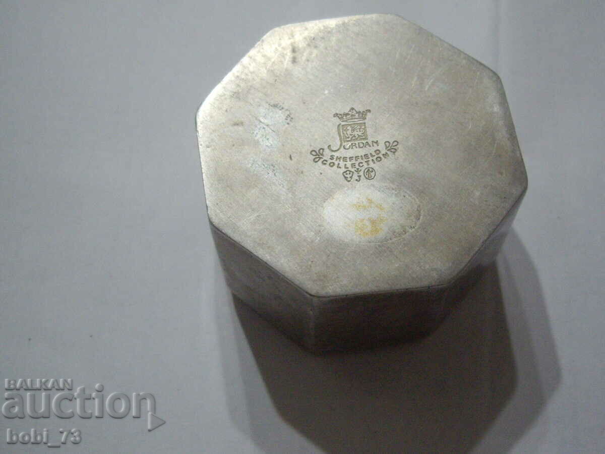 Delivery of Silver box. Delivery of Silver box.