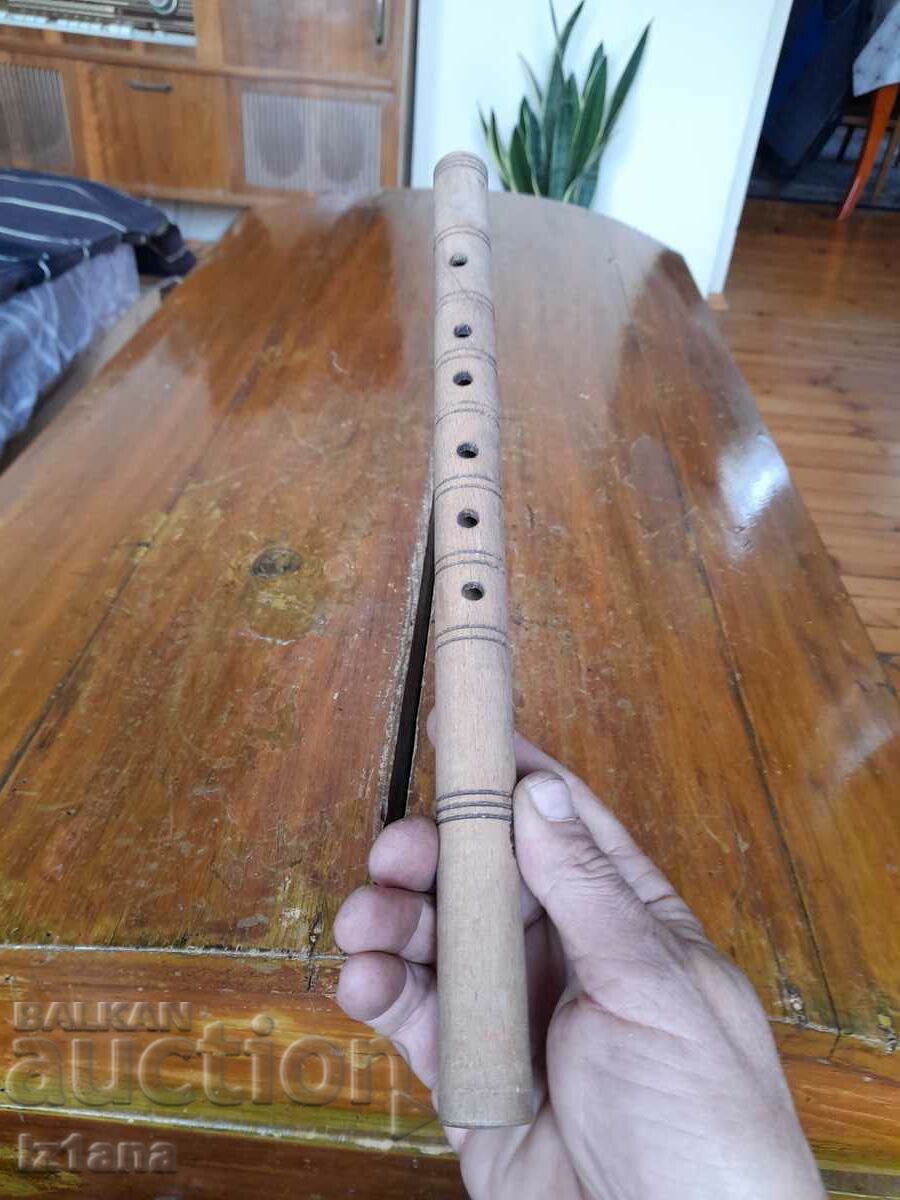 Licitație Bătrân ticălos, duduk, fluier Licitație Bătrân ticălos, duduk, fluier