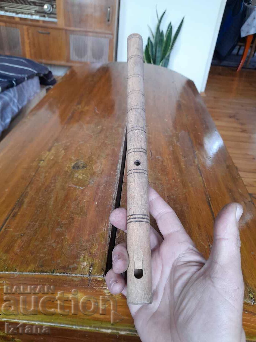 Livrarea Bătrân ticălos, duduk, fluier Livrarea Bătrân ticălos, duduk, fluier