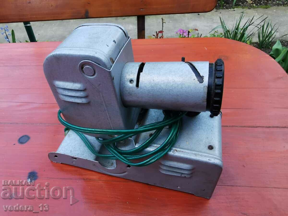 PROJECTOR with price 20.00 BGN | € 10.23 PROJECTOR with price 20.00 BGN | € 10.23