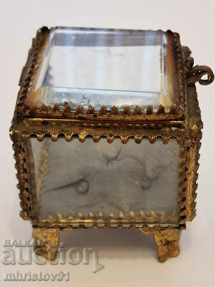 Retro box glass and gilding with price 80.00 BGN | € 40.90 Retro box glass and gilding with price 80.00 BGN | € 40.90