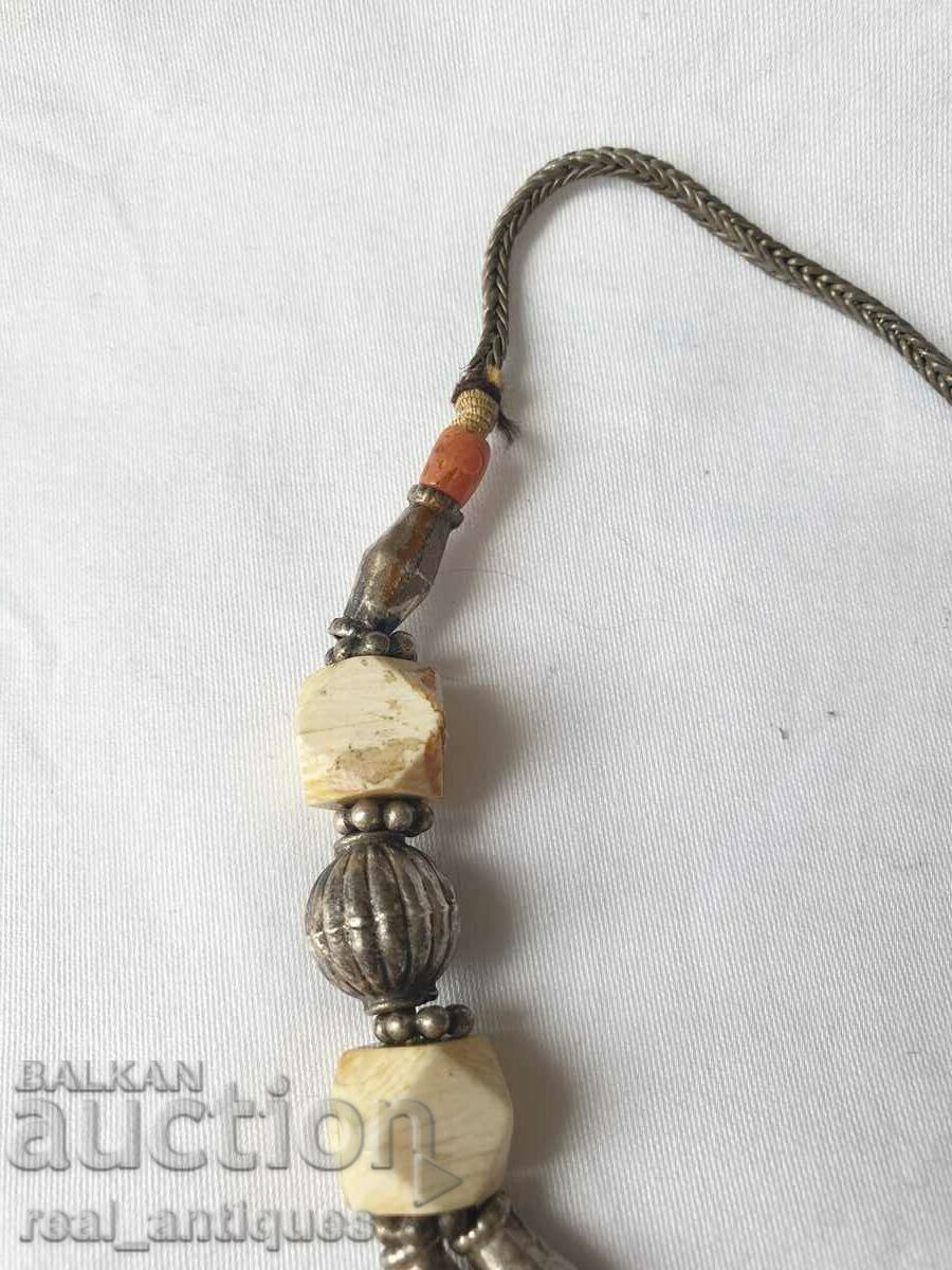 Доставка на Стар сребърен гердан Доставка на Стар сребърен гердан