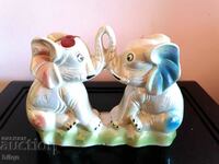 Frumoasă figurină din porțelan brazilian - elefanți băiat și fată