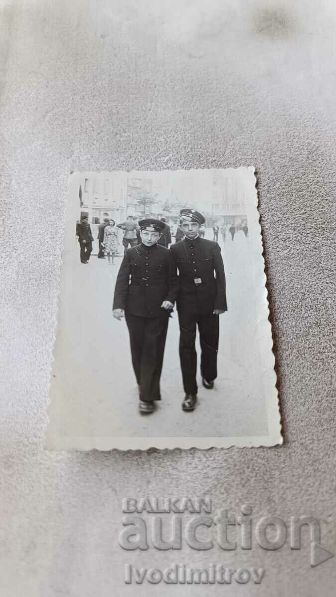 Fotografie Sofia Doi studenți în Piața Slaveykov 1941