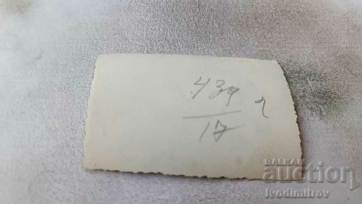 Φωτογραφία Σοφία Γυναίκα και κορίτσι σε έναν περίπατο με τιμή 2.35 BGN | € 1.20