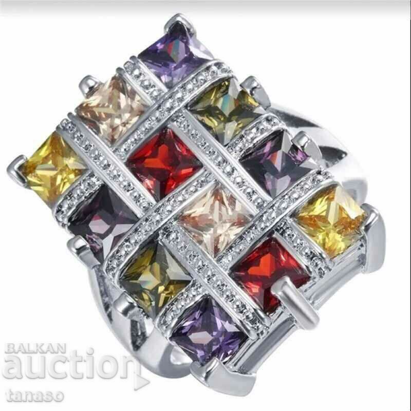 Auction Ring with colored cubic zirconias Auction Ring with colored cubic zirconias