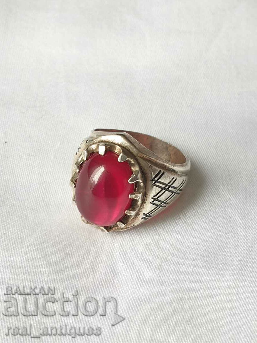 Сребърен пръстен с рубин