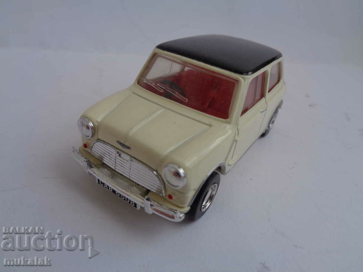 1:43 MATCHBOX AUSTIN MINI COOPER S CAR MODEL - 5 1:43 MATCHBOX AUSTIN MINI COOPER S CAR MODEL - 5