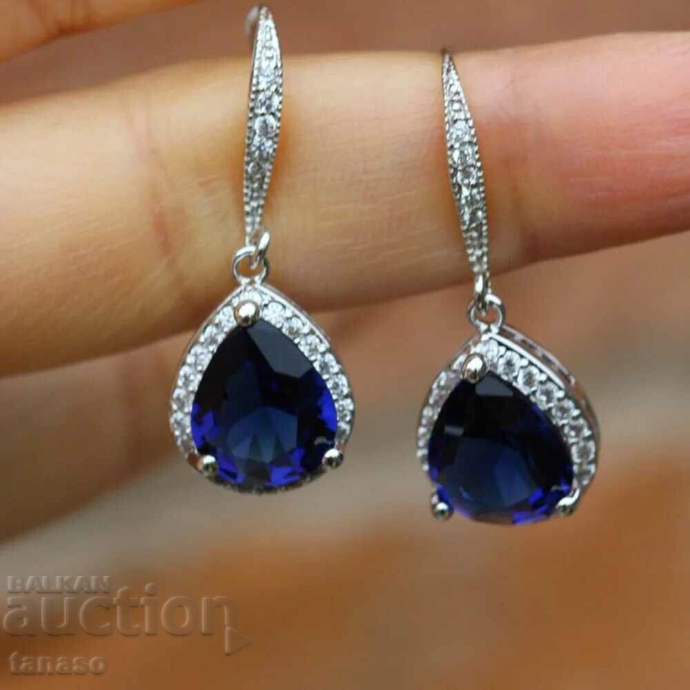 Auction Delicate earrings with blue sapphires Auction Delicate earrings with blue sapphires