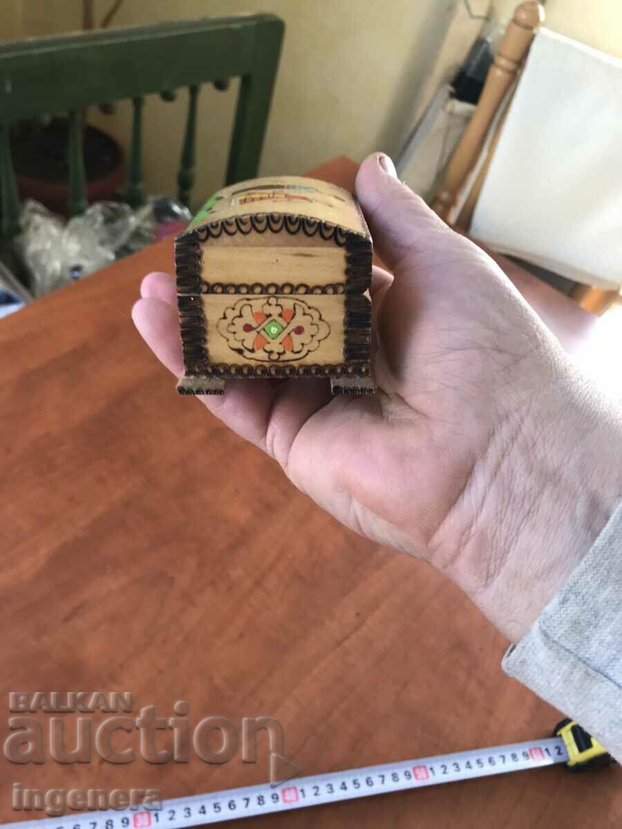 BOX BOX WOOD PYROGRAPHED PAINTED COLOR BULGARIA - 5