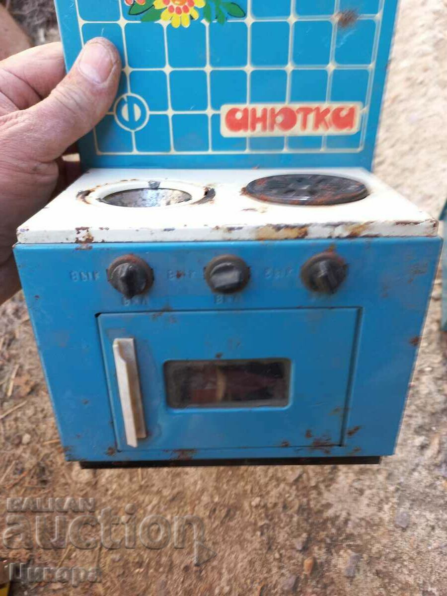 Delivery of OLD RUSSIAN CHILDREN'S METAL TOY STOVE SINK ANYUTKA Delivery of OLD RUSSIAN CHILDREN'S METAL TOY STOVE SINK ANYUTKA