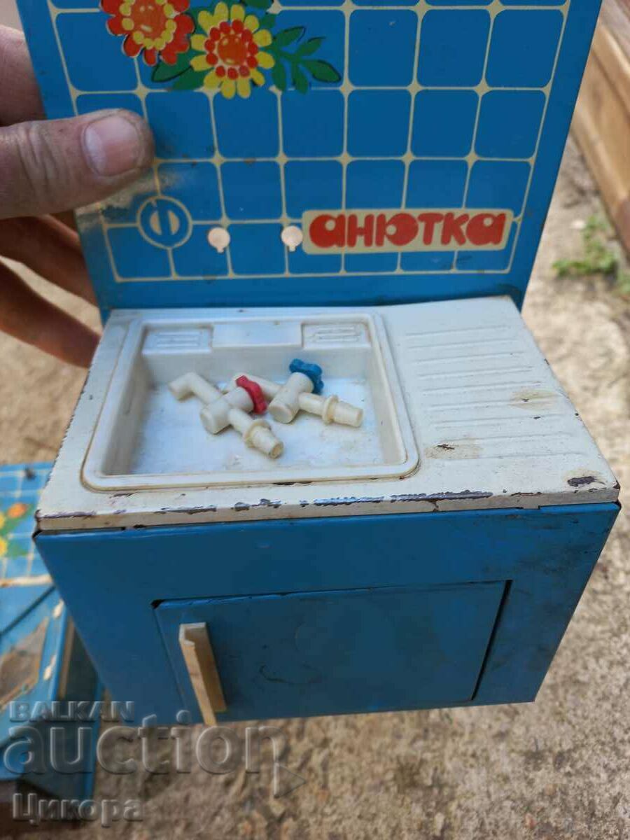 OLD RUSSIAN CHILDREN'S METAL TOY STOVE SINK ANYUTKA - 6 OLD RUSSIAN CHILDREN'S METAL TOY STOVE SINK ANYUTKA - 6