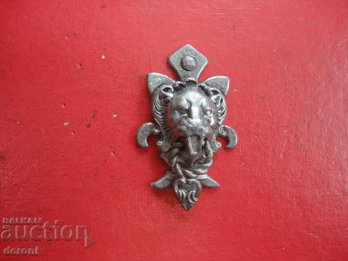 Auction  Antique small bronze lion knocker