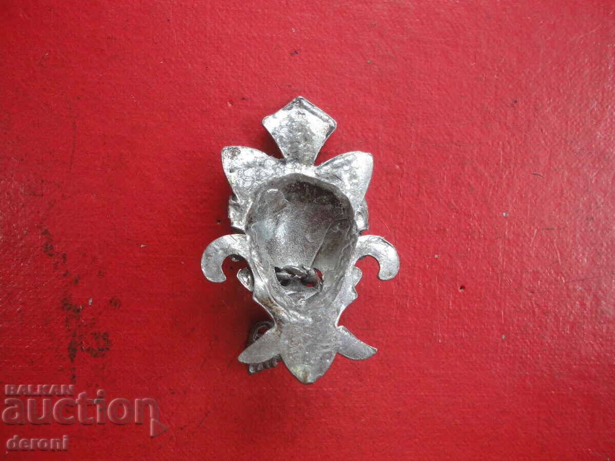 Delivery of Antique small bronze lion knocker