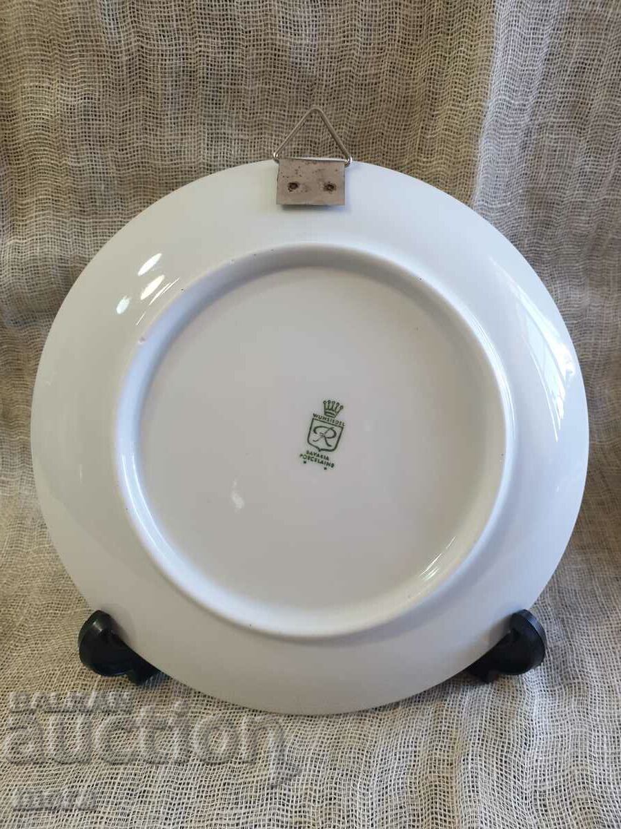 Delivery of Beautiful plate with floral motifs for wall-Bavaria Delivery of Beautiful plate with floral motifs for wall-Bavaria