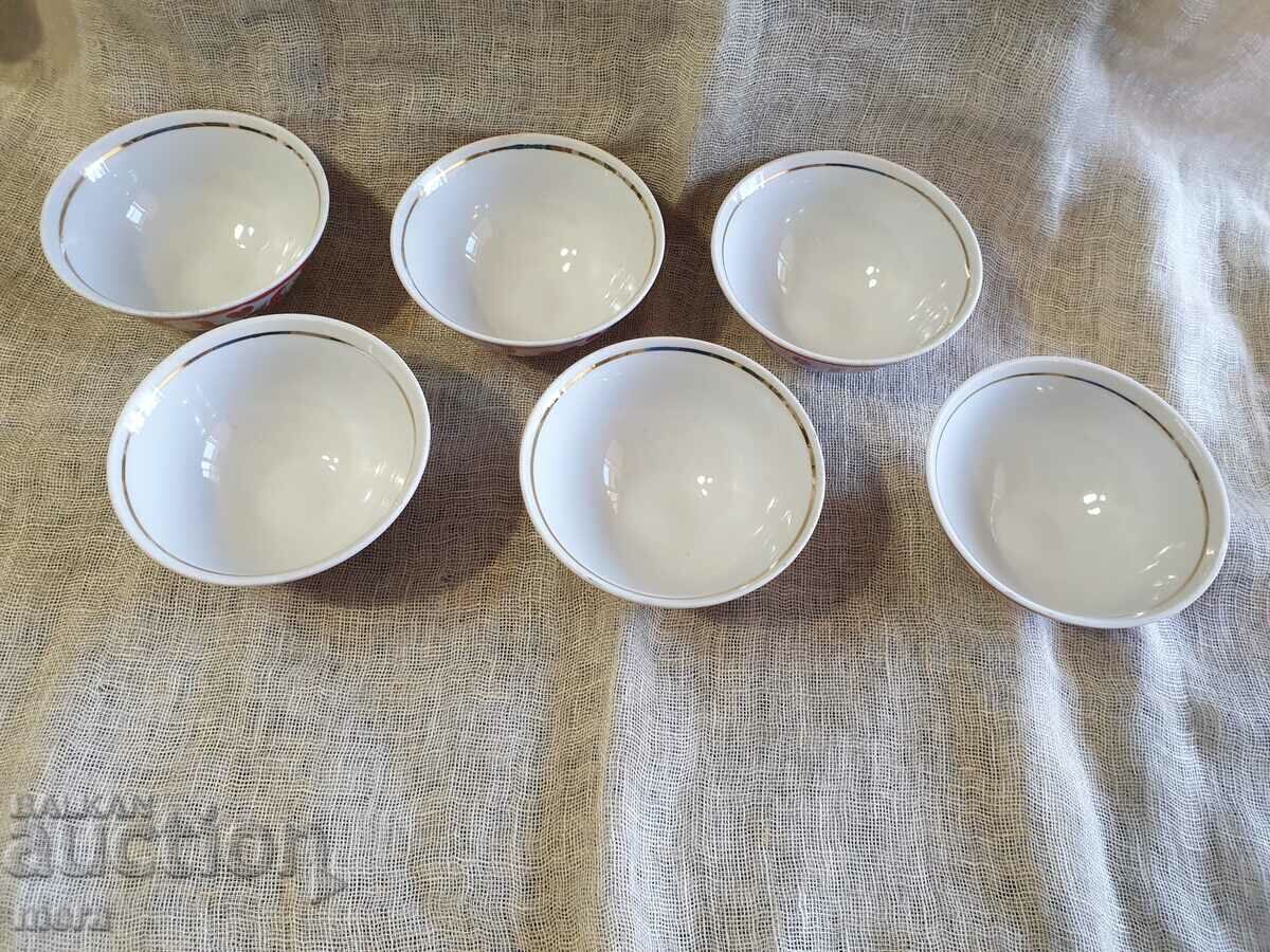 Pahare de portelan - Fabrica de portelan Samarkand - 6 bucati. cu preț 60.00 BGN | € 30.68 Pahare de portelan - Fabrica de portelan Samarkand - 6 bucati. cu preț 60.00 BGN | € 30.68