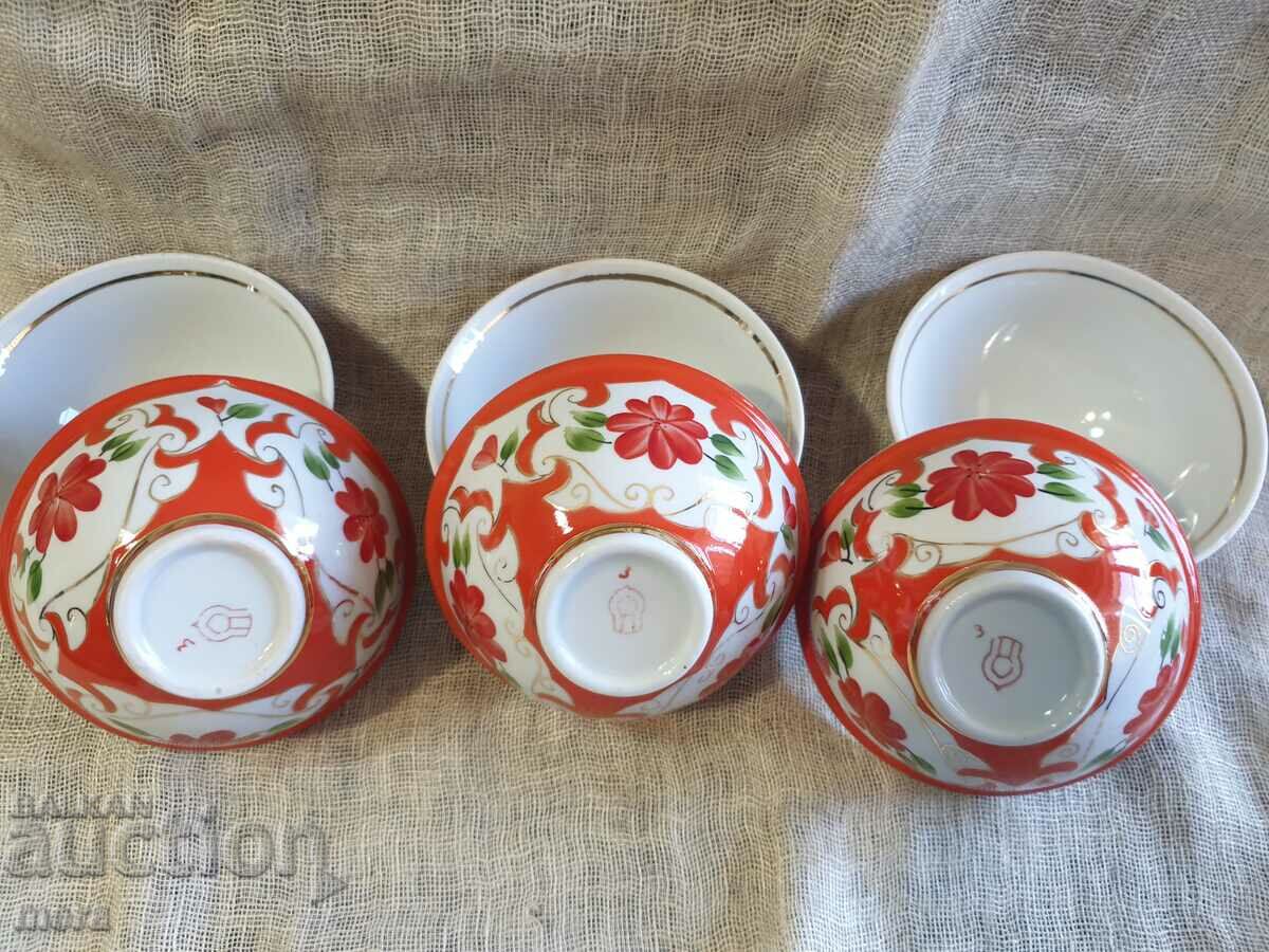 Licitație Pahare de portelan - Fabrica de portelan Samarkand - 6 bucati. Licitație Pahare de portelan - Fabrica de portelan Samarkand - 6 bucati.