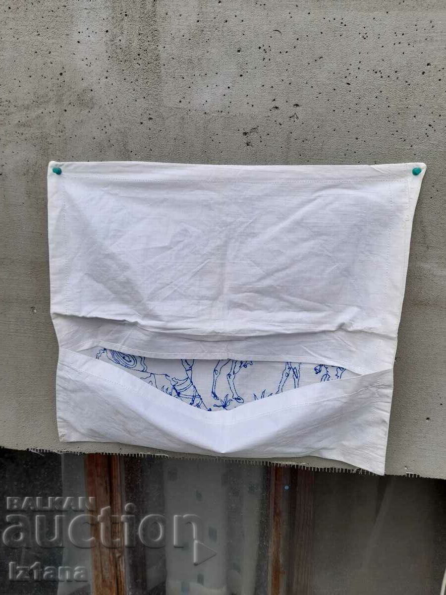 Auction Vintage embroidered pillowcase Auction Vintage embroidered pillowcase