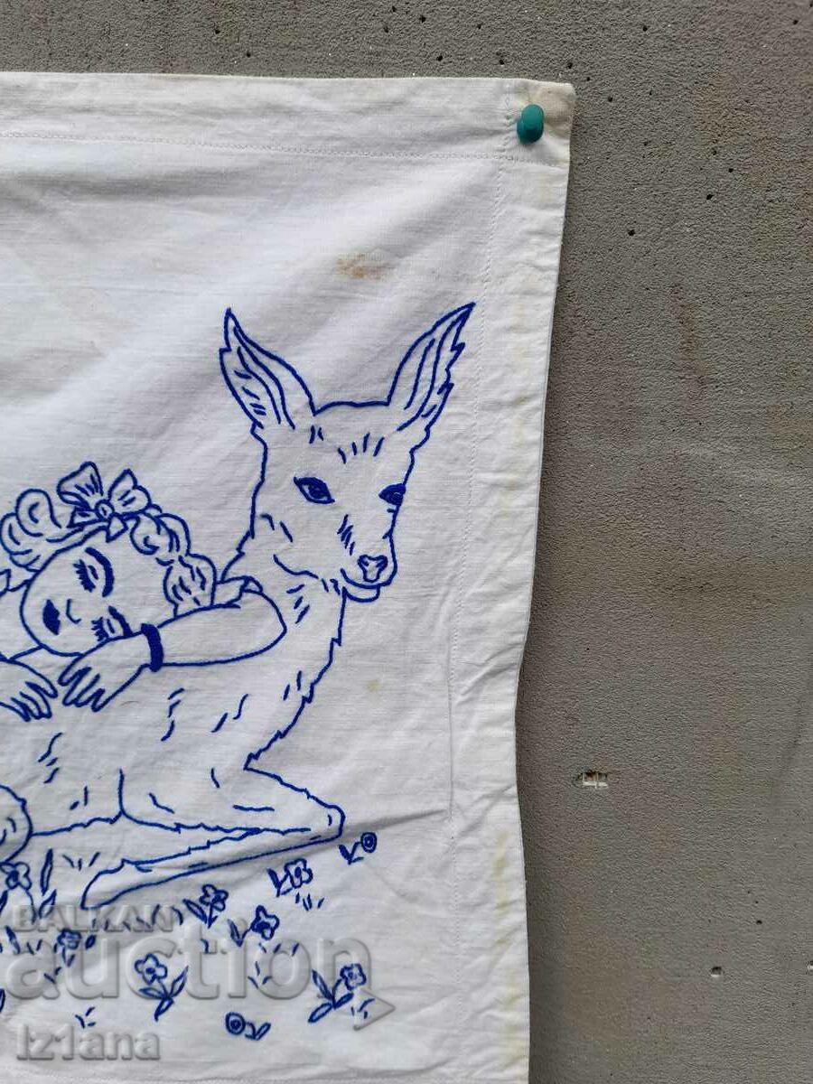 Auction Vintage embroidered pillowcase Auction Vintage embroidered pillowcase