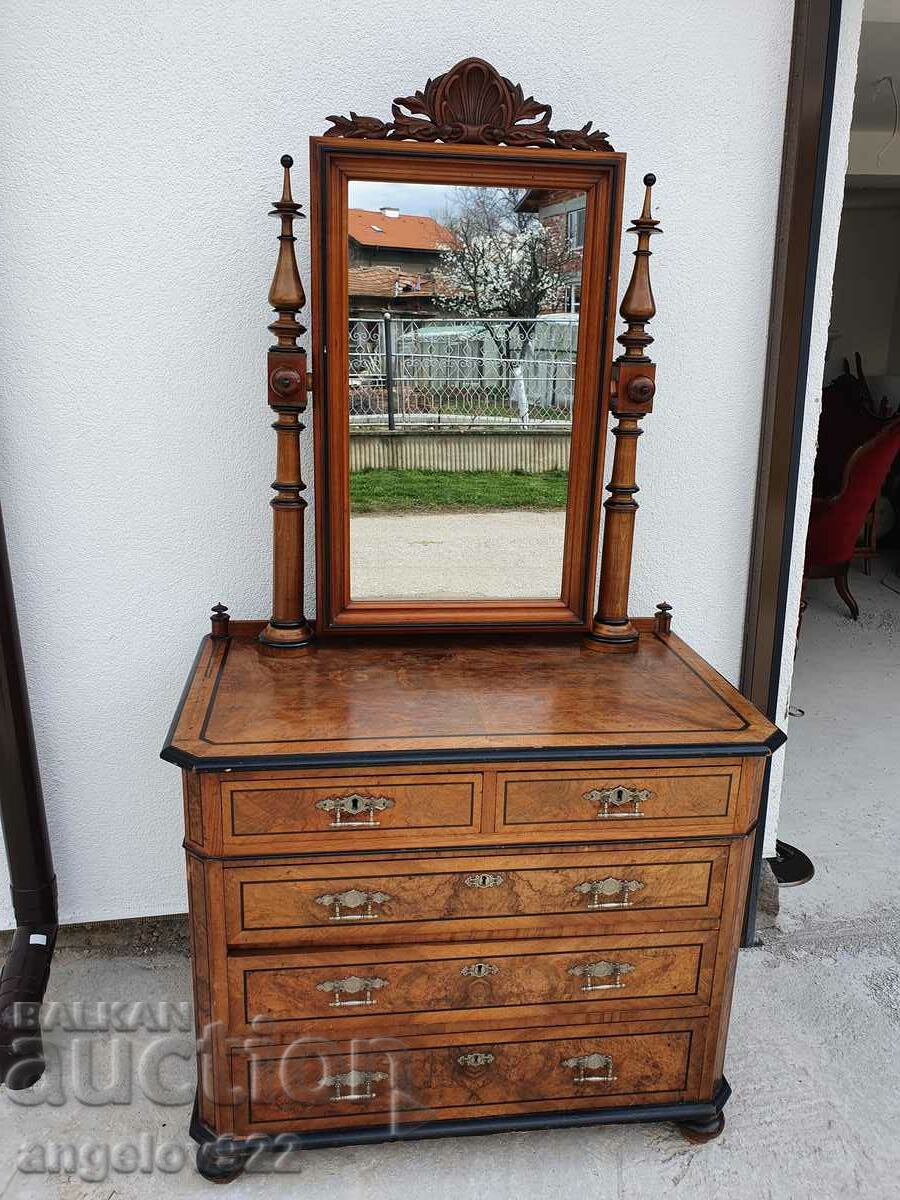 Beautiful vintage wooden chest of drawers with mirror!
