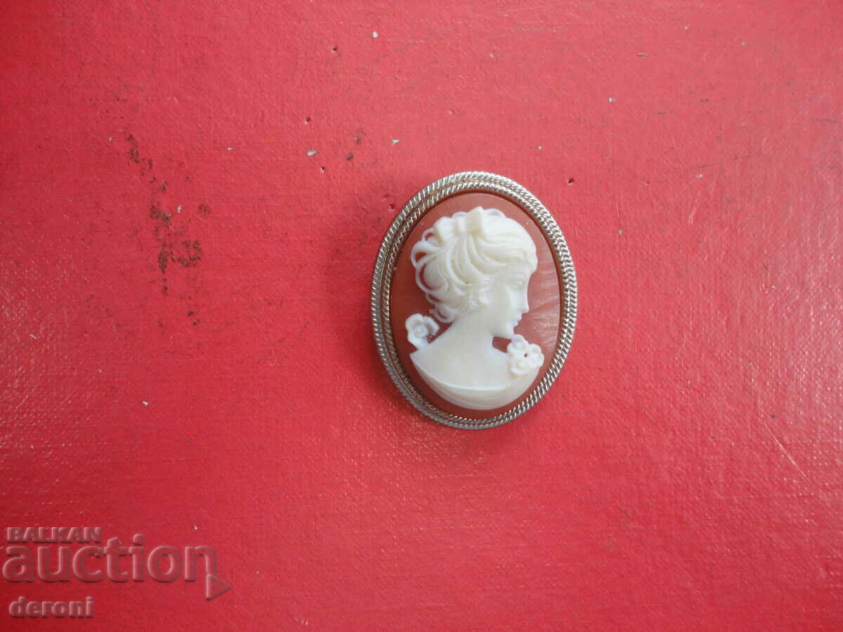 Auction A cameo Auction A cameo