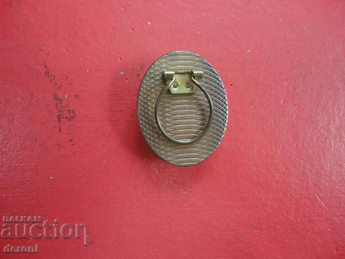 Delivery of A cameo Delivery of A cameo