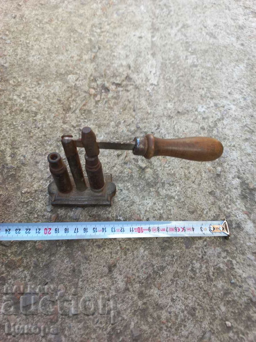 Auction OLD CARTRIDGE MACHINE FILLER Auction OLD CARTRIDGE MACHINE FILLER