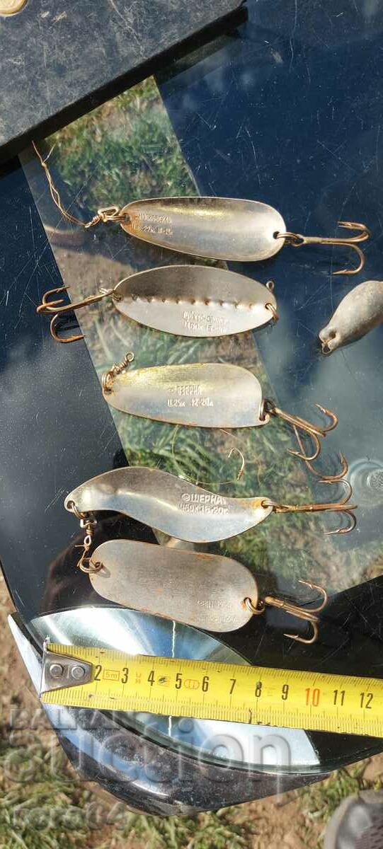 GLITTERS - FOR MASTER FISHERMEN with price 33.30 BGN | € 17.03