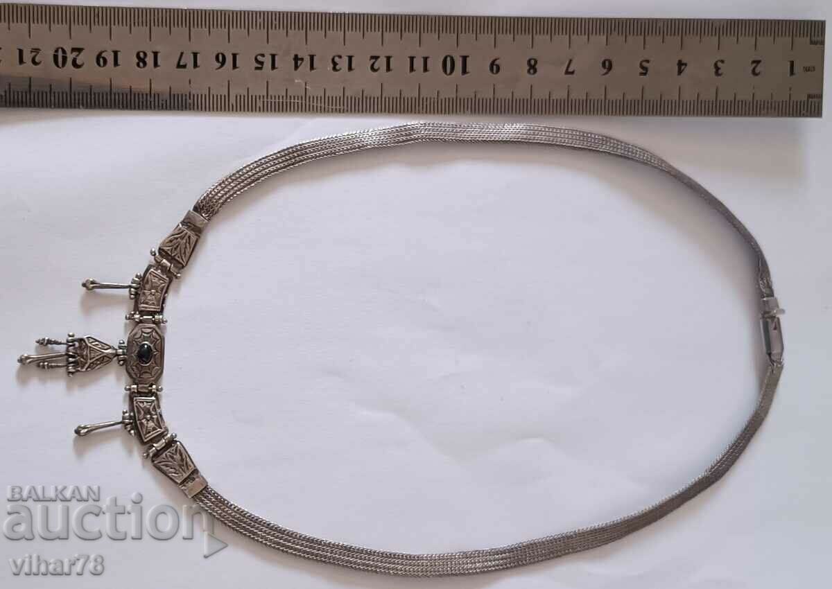 Auction OLD SILVER NECKLACE WITH GARNET Auction OLD SILVER NECKLACE WITH GARNET