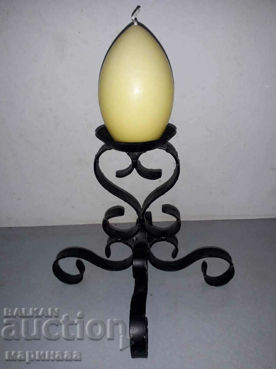 MASSIVE CANDLESTICK. WROUGHT IRON - 7 MASSIVE CANDLESTICK. WROUGHT IRON - 7