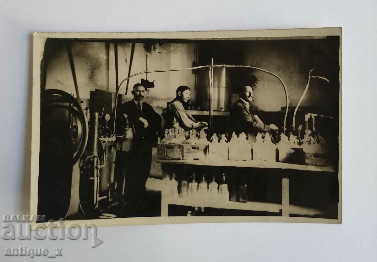 Стара царска снимка-производство-газирана вода