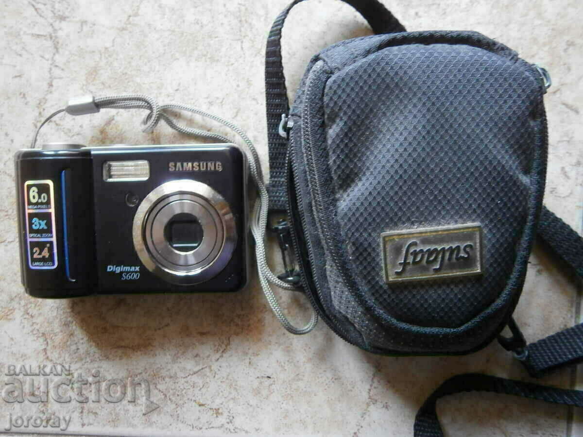 Camera Samsung Digimax S600