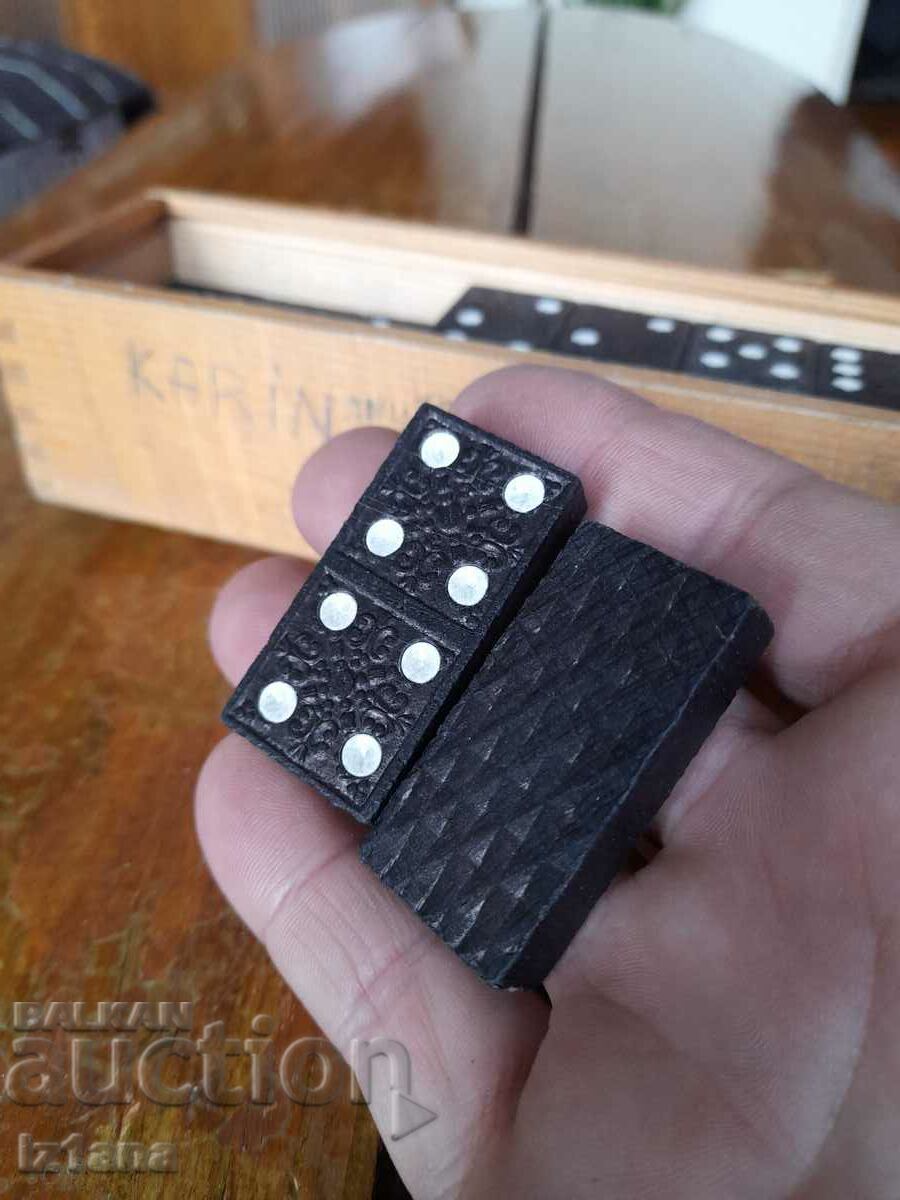 Delivery of An old domino Delivery of An old domino