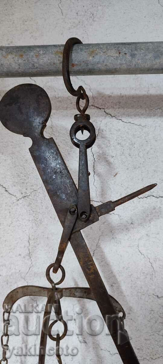 Old topuzlia, scale, palanza with price 75.00 BGN | € 38.35