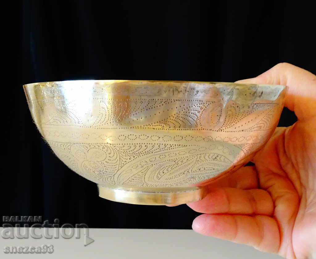 Auction Persian bronze candy bowl, bowl, ornaments. Auction Persian bronze candy bowl, bowl, ornaments.