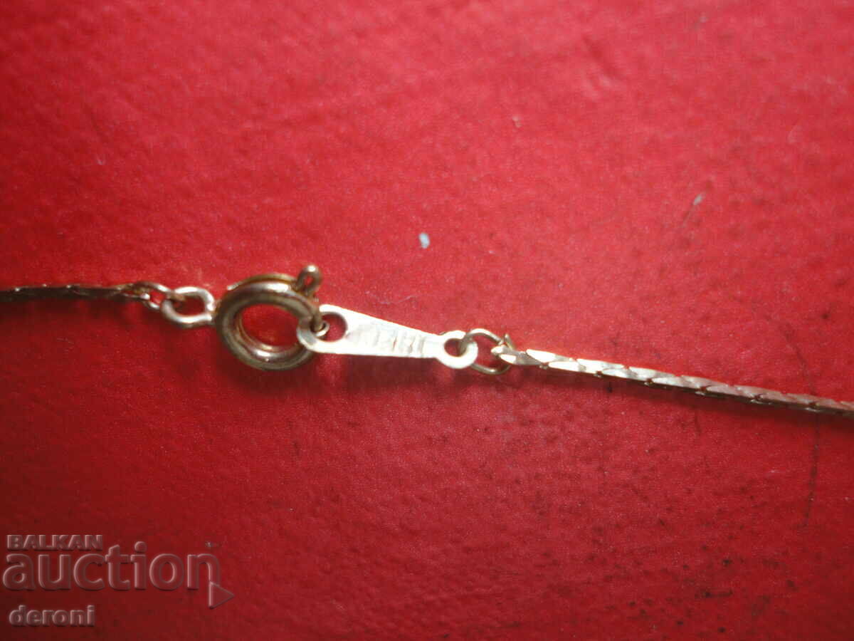 Auction Amazing gold plated necklace with 3 stones Auction Amazing gold plated necklace with 3 stones