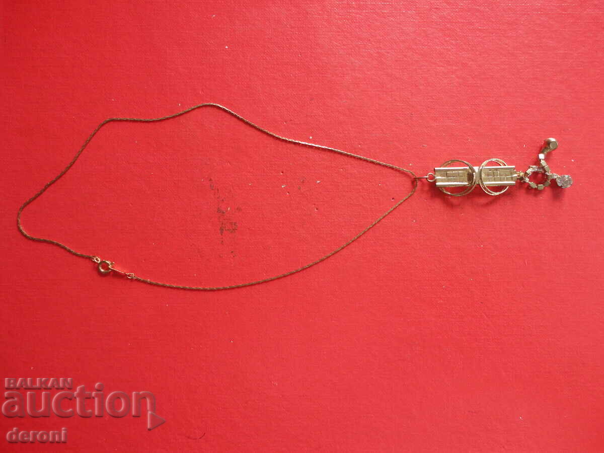 Delivery of Amazing gold plated necklace with 3 stones Delivery of Amazing gold plated necklace with 3 stones