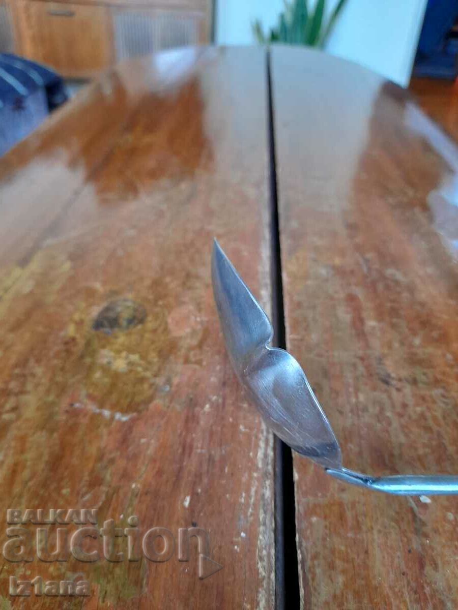 Licitație Lingurita veche pentru cocktailuri, sosuri Licitație Lingurita veche pentru cocktailuri, sosuri