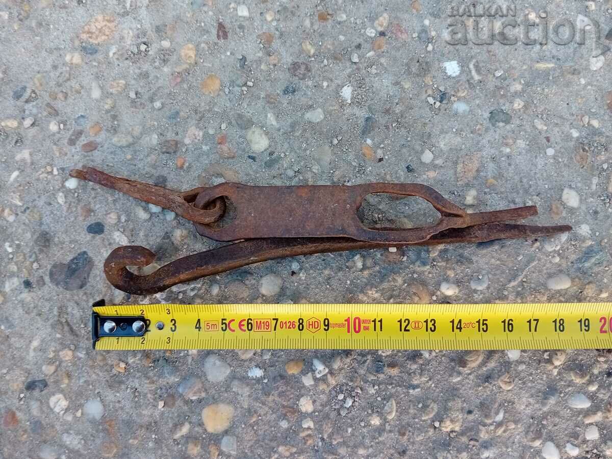 Delivery of antique forged lock latch mechanism Delivery of antique forged lock latch mechanism