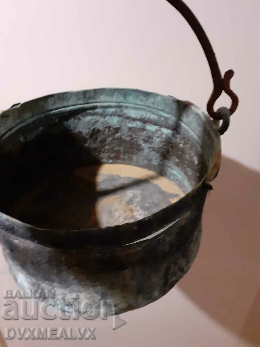 Renaissance copper, copper cauldron, cauldron 3 with price 30.00 BGN | € 15.34 Renaissance copper, copper cauldron, cauldron 3 with price 30.00 BGN | € 15.34