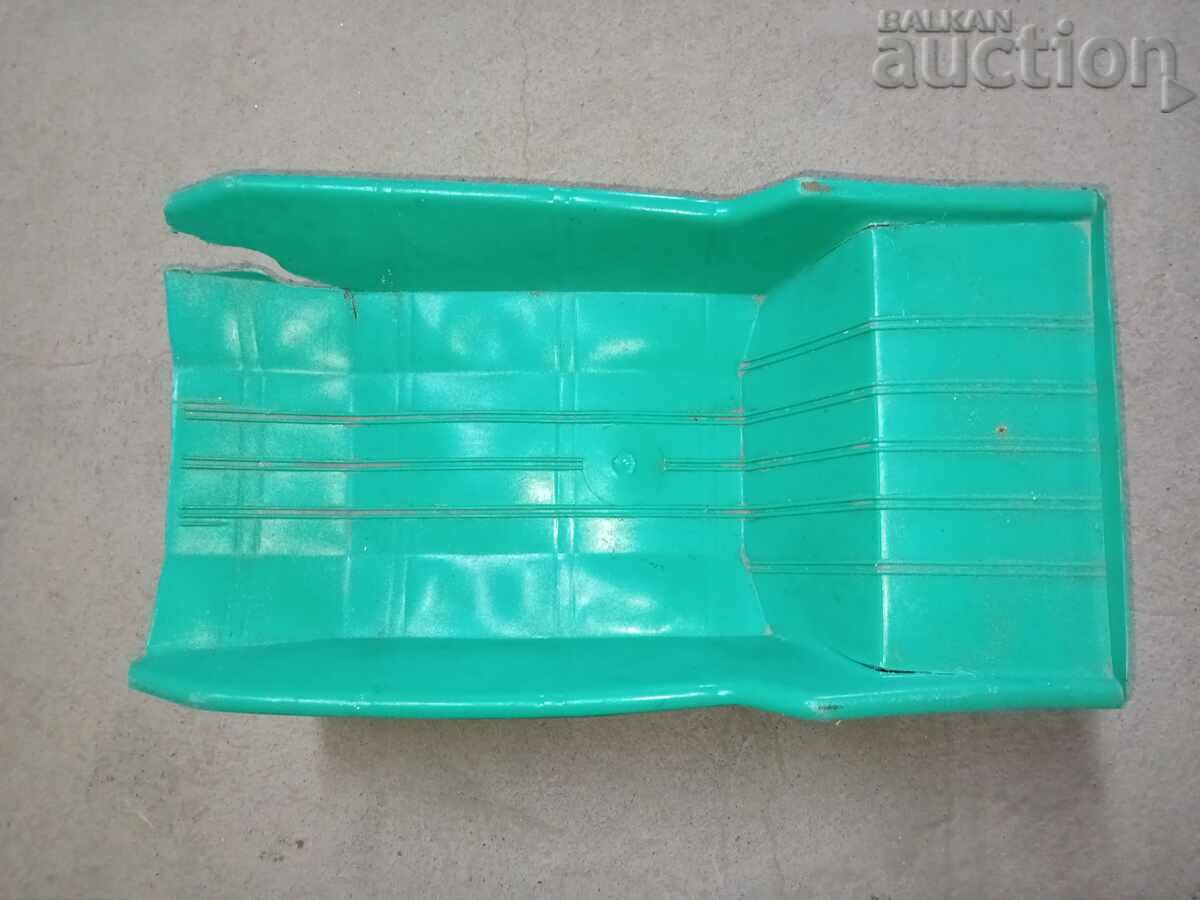 Delivery of Old social dumper truck from the 70s