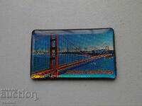 Magnet: Golden Gate Bridge, San Francisco - USA.