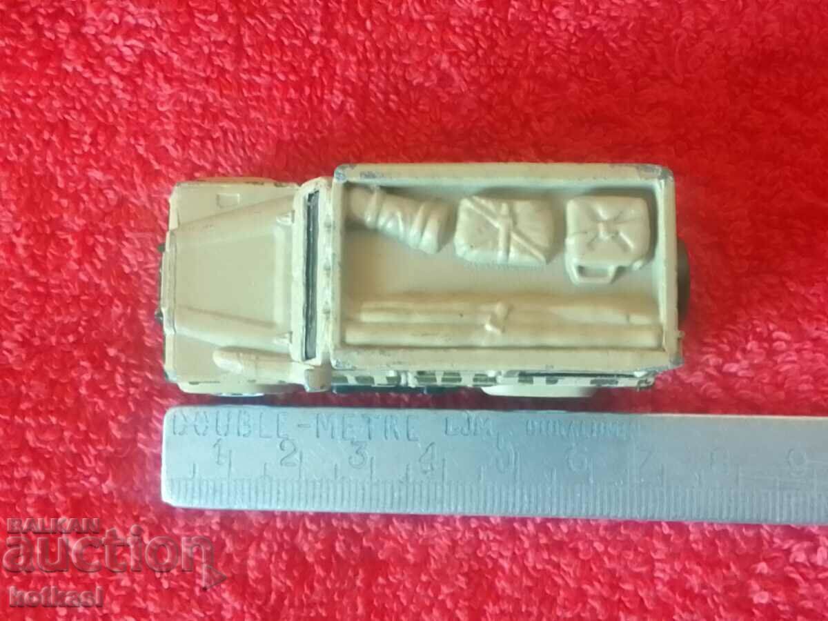 Стар метална кола Matchbox THAILAND 2005 LAND ROVER DEFENDER Стар метална кола Matchbox THAILAND 2005 LAND ROVER DEFENDER