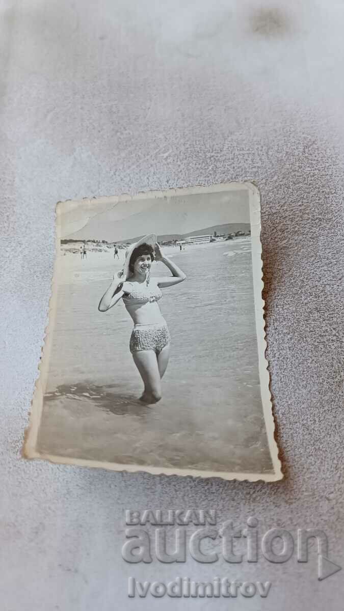 Photo Young girl on the beach